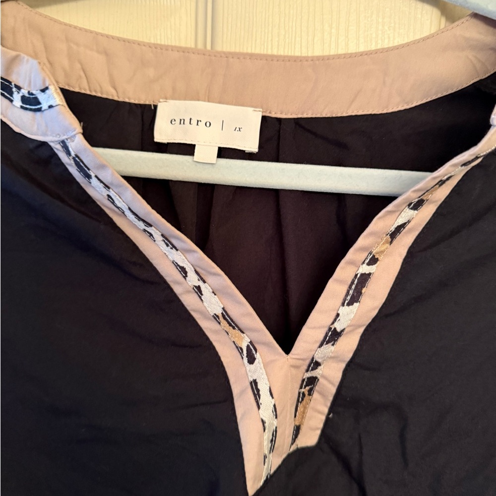 entro Black Short-Sleeve Tunic with Leopard-Trim Accents - Picture 5 of 7